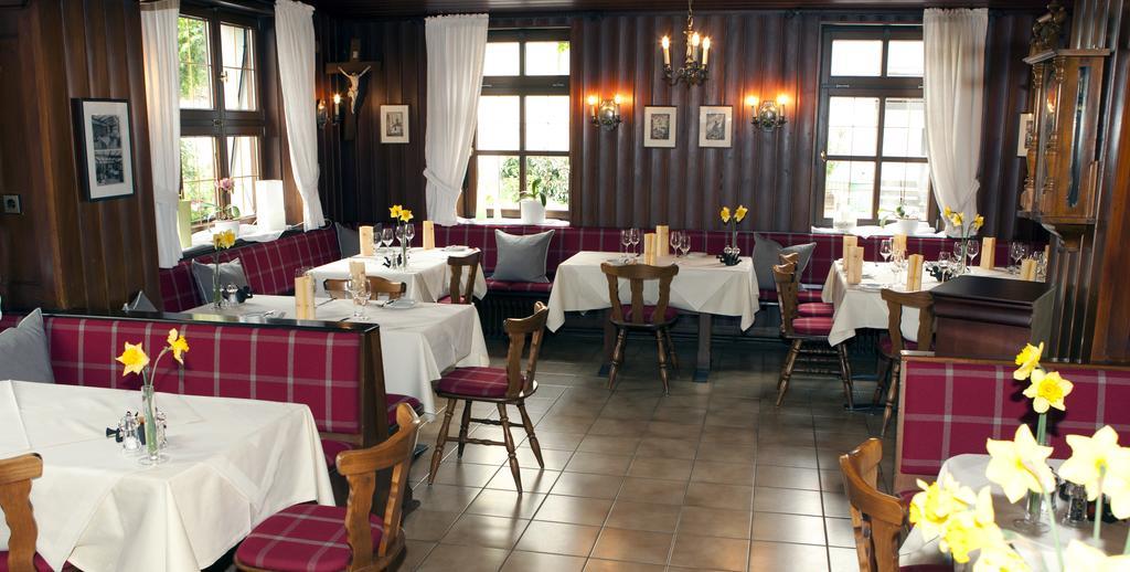 Hotel Restaurant Engel Pfaffenweiler Exteriör bild