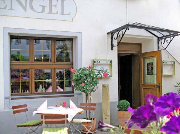 Hotel Restaurant Engel Pfaffenweiler Exteriör bild